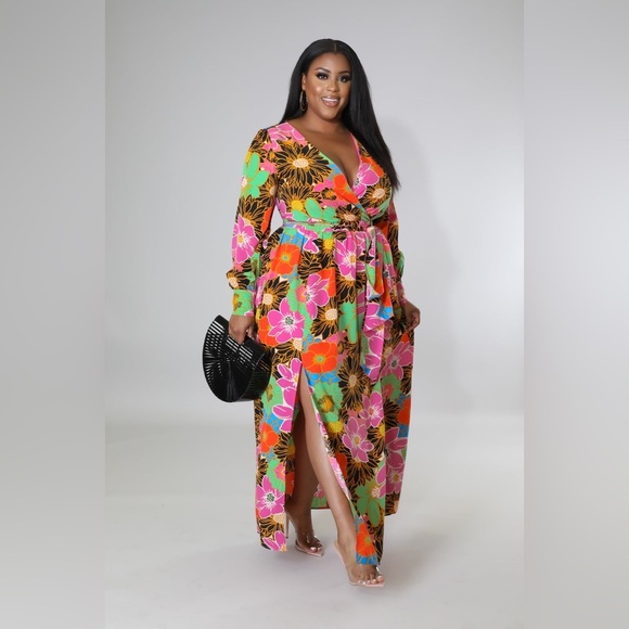 (R) Good times usa Floral Maxi Dress with Vibrant Colors, size 2XL - Picture 4 of 15